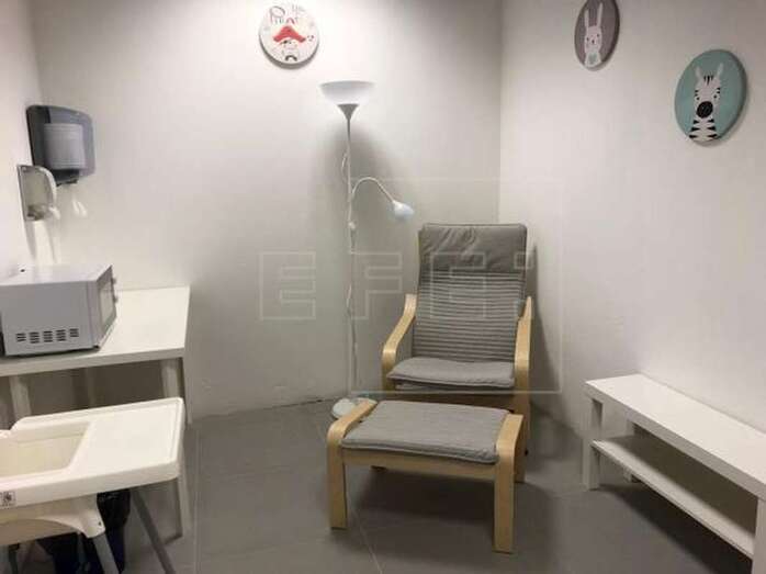 Nueva sala de lactancia de la Ciudad de la Justicia de Las Palmas de Gran Canaria (Foto EFE)